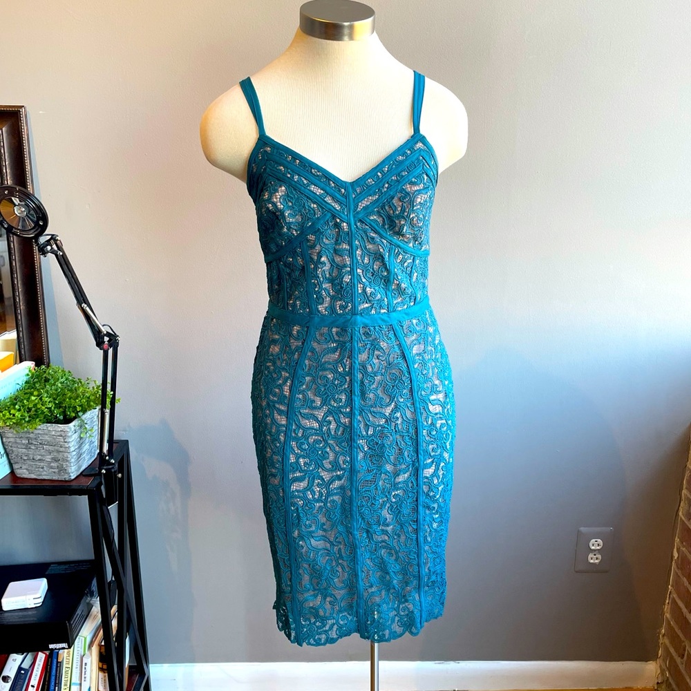 Brand new Harlyn teal / turquoise fitted lace dress, size 6.